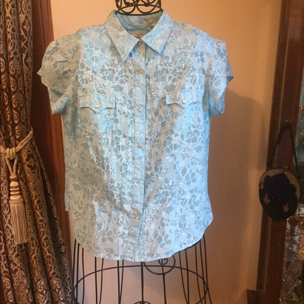 Roper blue top